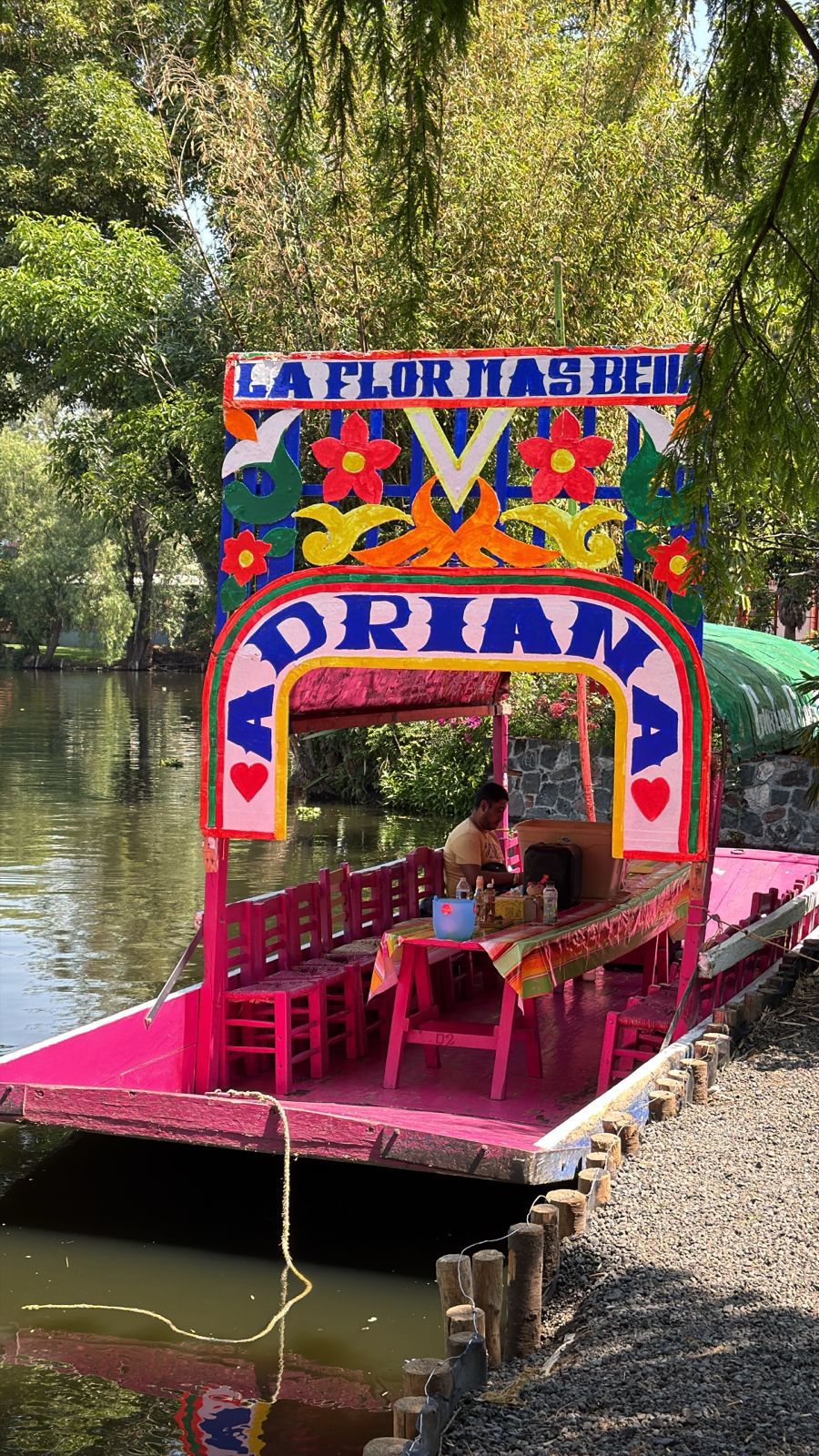 Pintado artesanal de portada de trajinera