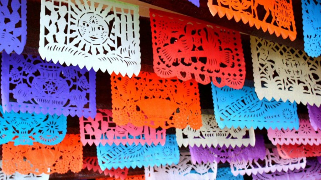 Decoración con papel picado